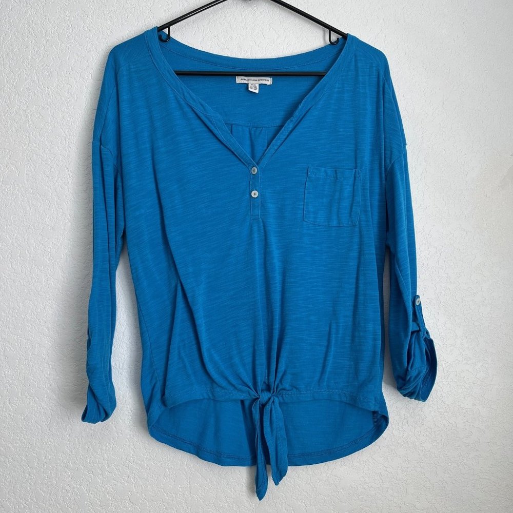 American Eagle Top with Bottom Front Tie and Convertible Sleeves, Light Blue, M